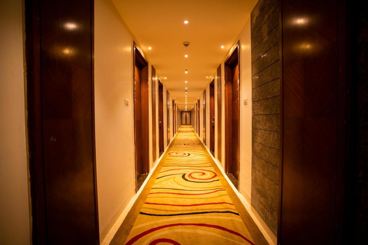 Royal Orchid Central, Шимога Экстерьер фото