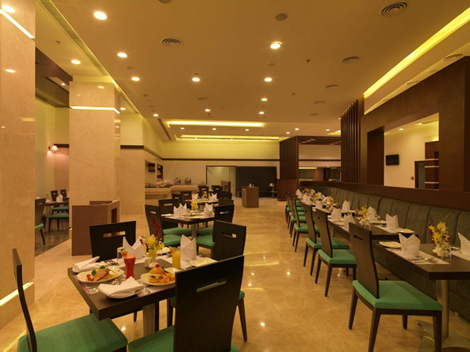 Royal Orchid Central, Шимога Ресторан фото